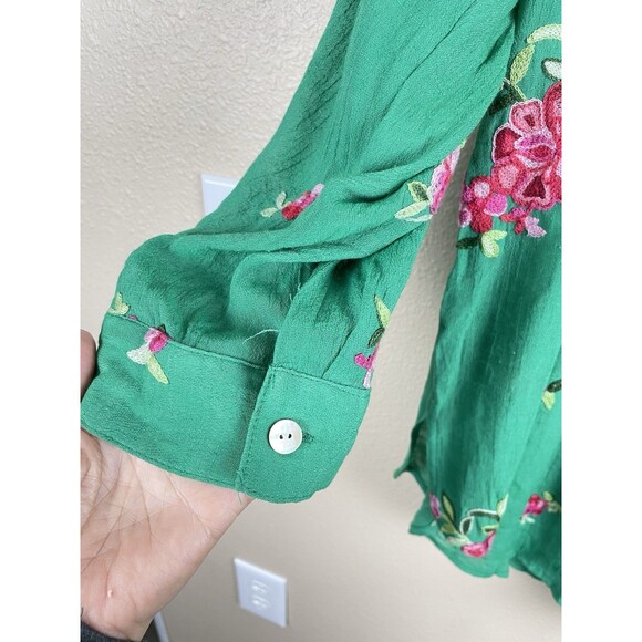 Fig & Flower Blouse Women's 2X Tunic Top Green Embroidered Floral Roll Sleeve - Picture 5 of 9